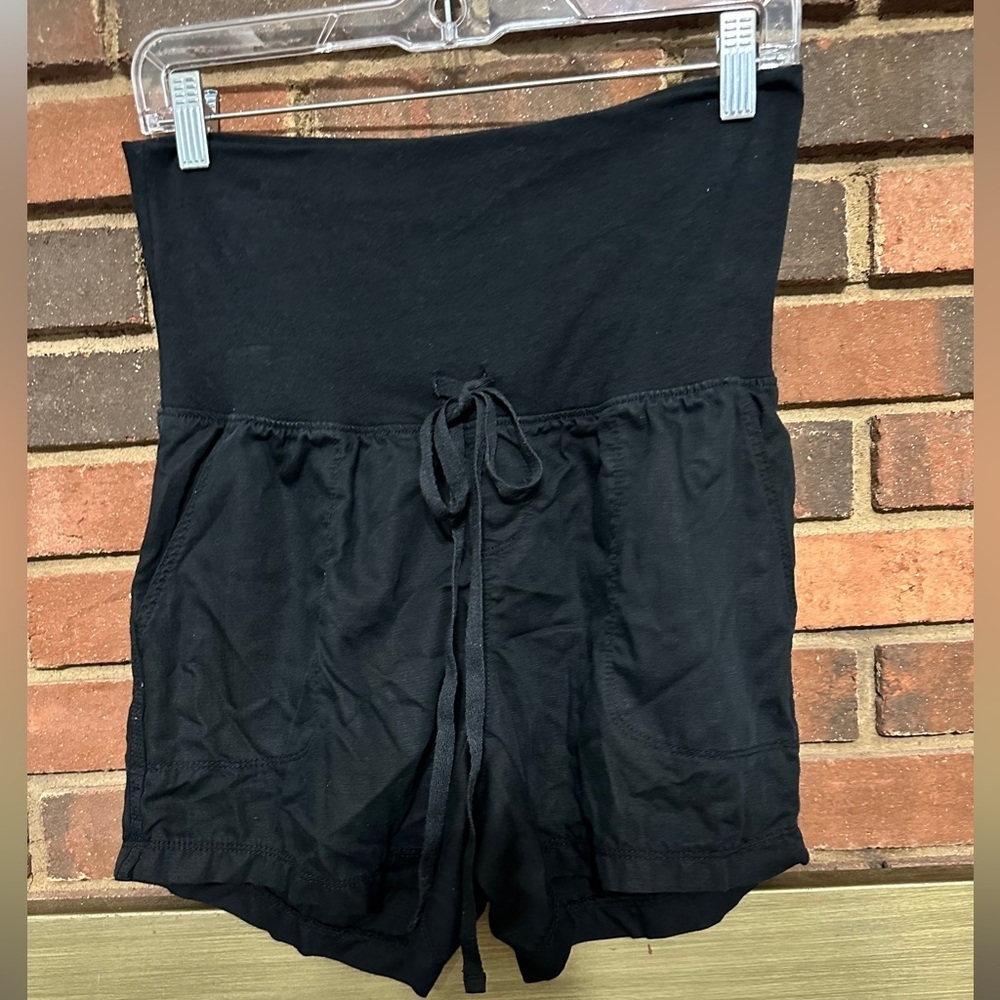 🛍️Isabel maternity black shorts size XS excellent condition.